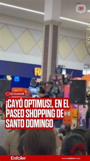 🤖 ¡Optimus ha caído! Durante un concurso de disfraces por Halloween en el Paseo Shopping de Santo Domingo, el famoso Optimus Prime sufrió un accidente que sorprendió a todos los asistentes. Afortunadamente, no se registraron heridos de gravedad. #SantoDomingo #Halloween2025 #OptimusPrime #Curiosidades — SBenfoke | Enfoke tv.