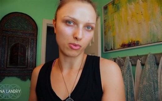 美国女星 蕾娜•兰德里（Layna Landry）网上直播带货纪实