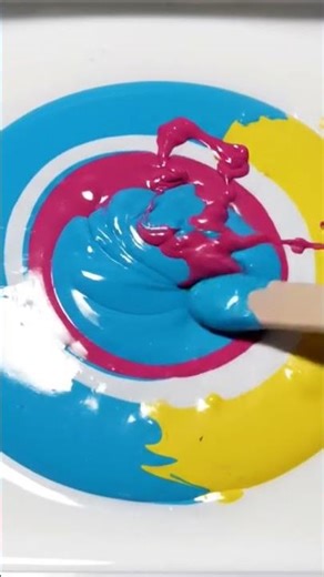 You Won’t Look Away… Paint Pour ASMR is Hypnotic