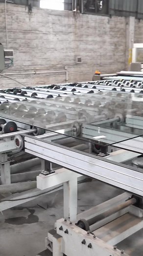 #byglass #process #glass #glasssupply #pattern #manufacturer #automatic #highquality #glass