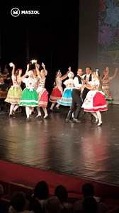 94K views · 3.1K reactions |  Legényes, csárdás, cigánytánc – minden, ami vérpezsdítő!  A Magyar Nemzeti Táncegyüttes fergeteges hangulatot teremtett Szatmárnémetiben.  Olvasd el beszámolónkat: https://maszol.ro/kultura/Telt-haz-es-vastaps-jart-a-Magyar-Nemzeti-Tancegyuttesnek-Szatmarnemetiben-VIDEO #Maszol #PartiumiMagyarNapok #Tánc #Szatmárnémeti #Kultúra #Néptánc #Hagyomány | Maszol.ro | Facebook