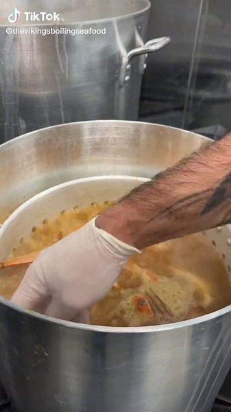 Ultimate Seafood Boil Experience at The Vikings Boiling Seafood