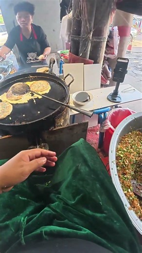 Amazing Chinese Street Pancake Making! Crispy & Delicious
