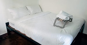 10 Silver Bedding Sets for the Best Sleep Ever – Storables