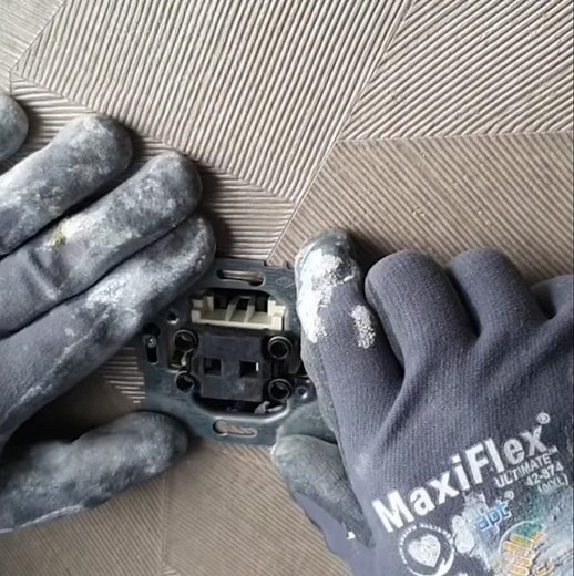 CONNECTING A SWITCH TO A SOCKET FOR A NEW LAMP #electrician