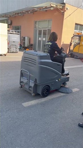 Yingshide S15 Road Sweeper – Powerful Cleaning for Stones & Debris!