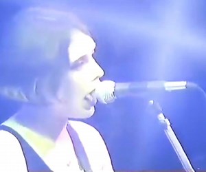 Slowdive(band) performing 'Catch The Breeze' live in 1991. #TTLinspired ↳ turntablelab.com/Slowdive | Turntable Lab