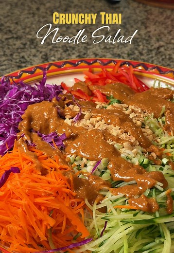 Crunchy Thai noodle salad made in minutes! 🔥 #thainoodlesalad #crunchysalad #peanutsauce #asiansalad #easyrecipe