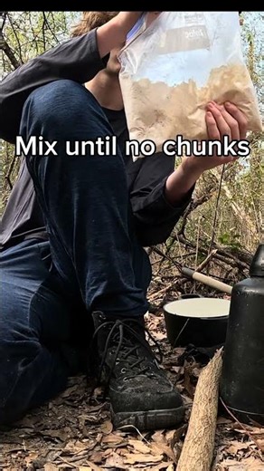 Easy bushcraft bread 🥖 🍖🔥 #bushcraft #campfire #nature