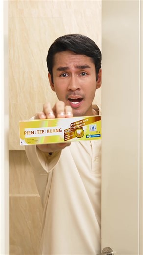 Kenalin, Pien Tze Huang Pro Gum Care Toothpaste 🪥 Pasta gigi dengan kandungan herbal pilihan untuk bantu atasi masalah gigi & gusi, sekaligus kasih rasa segar yang tahan lama. 🌿 Cocok buat kamu yang peduli sama kesehatan mulut dan pengen solusi yang alami dan efektif. ✨ Mulut seger, napas lebih percaya diri, senyum makin pede 😁 Tersedia dalam dua varian — tinggal pilih yang paling cocok buat kamu! Yuk cobain sekarang 💚 #PienTzeHuang #ProGumCare #PastaGigiHerbal #PastaGigiAlami #ToothpasteHer