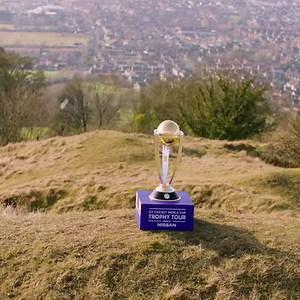 😱 WATCH OUT FOR THE TROPHY! 😱 Freerunners from West Coast Parkour performed some amazing tricks around the Cricket World Cup as the #CWCTrophyTour visited the Cotswolds! | ICC Cricket World Cup