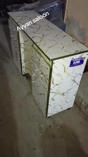 Ayyan Saloon Nail Table for Sale - Contact Now!