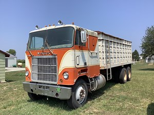 1977 Mack CruiseLiner WS786LST T/A Cabover Grain Truck | Transportation