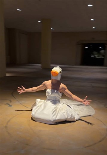 Dannyduck (@duckdannys)’s videos with Heart Attack - Demi Lovato