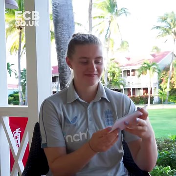 My 2022 with Charlie Dean 🗓 A breakthrough year full of wickets 💪 | England Cricket