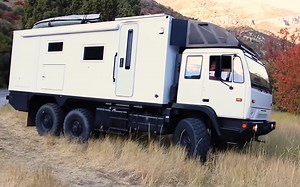 ULTIMATE 6x6越野房车（机翻）