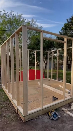 Why spend $5,000 on a prefab kit or wait weeks for a contractor… when you can build your own shed in just 2 days using the Easy Shed System? If you’ve ever looked at shed prices lately, you know how insane they’ve become. Contractors charge thousands. Store-bought kits cost a fortune — and still require hours of assembly. And good luck finding one that actually fits your yard. That’s why more and more people across the U.S. — many over 50, many with zero experience — are building their own sheds