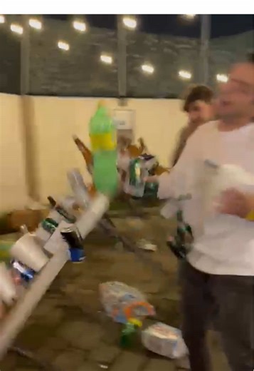 La Bocina Es Mía: Sketch de Amigos Divertido