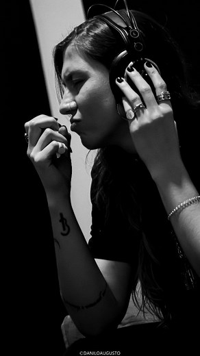 16K views · 394 reactions | Essa semana fui gravar voz e viola na moda nova meuzamigooos Vem aí "Dois Paraísos" Produção: @flavioguimaraesfg Composição: @gabrielvittorreal @eumateuzim @jotalennonoficial  @daniloaugussto | Bruna Viola | Facebook