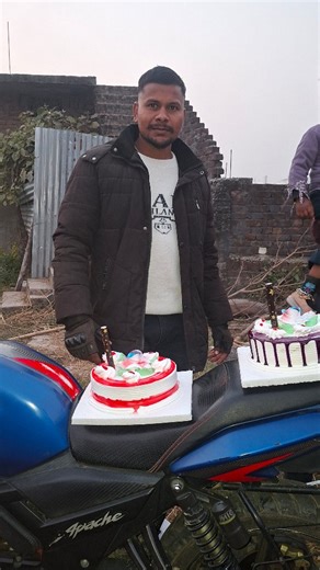 Bíttū Pâthãn on Instagram: "#🎉🥳🎂🧁❤️📸🎉🥳🎂🧁❤️📸🎉🥳🎂🧁❤️📸🎉🥳🎂🧁❤️ #🎉🎊🎁"