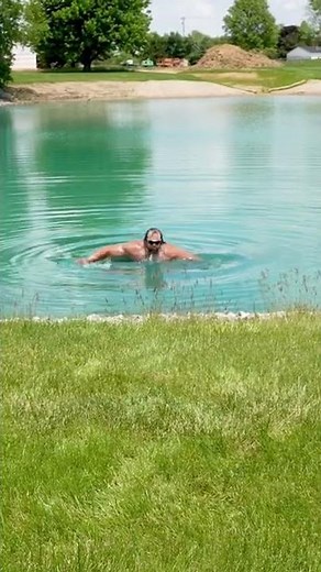 Bodybuilding posing gone wrong 😳 #shorts