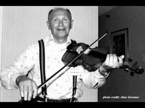 Old-Time TOTW #391: Little Boy, Where'd You Get Your Britches? (Clyde Davenport) 12/21/25 #fiddle