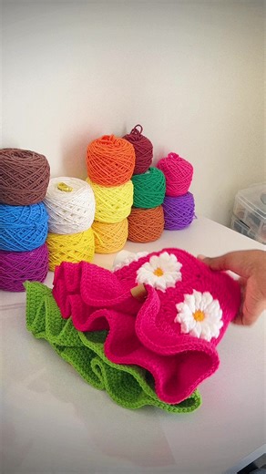 Umphi Creates (@umphi_creates) - DIY Crochet Daisy Hat Tutorial | Learn to Make Your Own!
