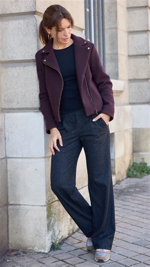 Pantalon ETINCELLE #etincellepattern, en mouvement cette fois-ci ! Avec ce patron, et selon la version choisie parmi les 8 possibilités, vous apprendrez à: ✂️ Réaliser une taille élastiquée maintenue à plat sur le devant ✂️ Réaliser une fausse braguette ✂️ Réaliser des poches Italiennes ✂️ Réaliser un ourlet double ✂️ Poser une poche plaquée On se voit demain pour le live ? N'oubliez pas d'activer la cloche, et de poser votre question sous la story en cours. A demain 😄 . . . #AtelierScammit #Co