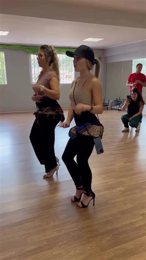 Mother & daughter… twice the sass, twice the fun 💃❤️ #dancewithines #tarraxinha #kizomba #ginga #gingatarraxinha