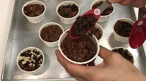 17K views · 728 reactions | 巧克力马芬 Chocolate Muffin 食谱分享 YouTube channel https://youtu.be/7c0hHRiJA-U | Kathrine Kwa Baking Tutorial - 烘焙教学 | Facebook