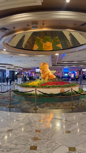 Walking inside MGM Grand in Las Vegas | Marco Murillo