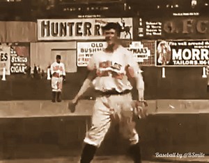 Legendary pitcher Christy Mathewson warms up at the old Polo Grounds! (1906) Great view of the train moving above the OF billboard ads for whiskey...and check out that amazing NY Giants "World's Champions" jersey! #MLB #SFGiants #Baseball #NYC #HOF #Pitching #History | Baseball by BSmile