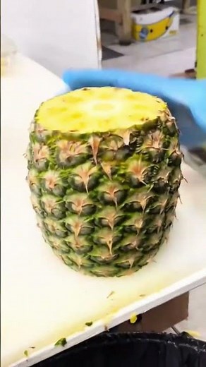 How to Quickly Peel and Prep Fresh Pineapple for Serving