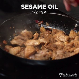 Healthy Meal Prep: Cashew Chicken & Broccoli Save this recipe: https://taste.md/2kBVcnv | Nourish by Tastemade