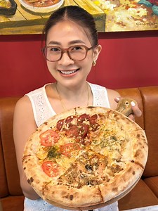 38K views · 599 reactions | Maurizio's Pizza - serving authentic Italian cuisine, one slice at a time  | Buenas Fam | Facebook