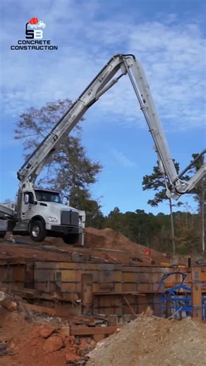 70 wall pour #concrete #concretewalls #concretepour #concreteconstruction #concretelife #construction #fyp #concreteforming #yeahthatgreenville #concretepumping #allianceconcretepumps #concretepump | SB Concrete Construction