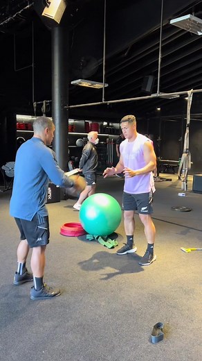 All Blacks Passing Tips with Aaron Smith
