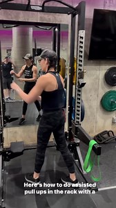 Working towards your first pull-up? This is my favorite way to do assisted pull-ups at the gym. I got my mobility bands from Amazon and use the LEEKEY Resistance Band Set, Pull Up Assist Bands: https://amzn.to/412A0rY. Did you try this? Tag me in your video so I can cheer you on! #drlaurapullups #drlaurapulluptips #pulluptips #pulluptraining #assistedpullups #pulluptutorial #womenwhopullup | Dr. Laura Ricci, PT, DPT, WHNC