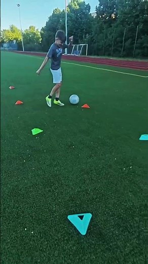 Don't skip this simple footwork drill #soccer #drills #football