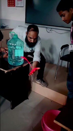 TIR (Bending of light)#optical fibres #through Jet of water #shorts #trending #viral 💡🔦