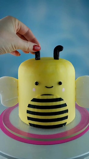 Sunny the Bee Squishmallow Cake Decorating Tutorial
