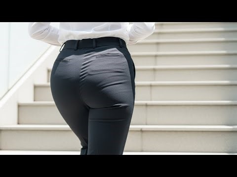 美しすぎる後ろ姿 | Tokyo Office Lady | 黒パンツ × 白シャツ