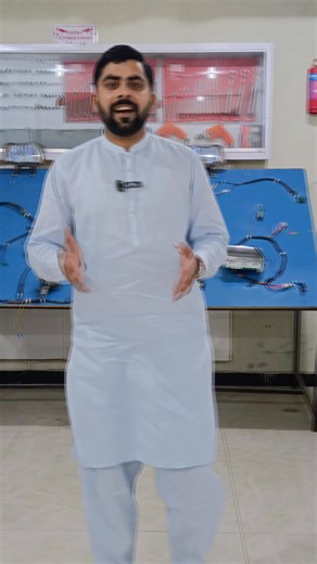 51K views · 1K reactions | EFI System aur Auto Mechanic Training ek Saath! #reelsfbシ United College of Technology Rawalpindi Islamabad #AutoMechanic #autoelectrician | United College of Technology Rawalpindi Islamabad | Facebook