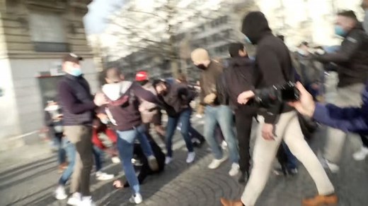 VIDÉO. Paris : tensions entre antifascistes et militants de Génération Identitaire