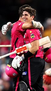 Final over madness 😱 Reliving a thrilling finish at the SCG between the Sixers and Heat! #BBL13 | BBL