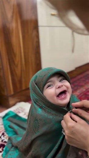 cute baby's moment catch 🫴 on camera follow up for more videos 💞💓❣️🌹