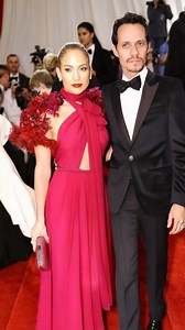 “Fans can’t believe how much he looks like Marc Anthony!” J.Lo’s son Max stunned everyone during their recent LA outing with his striking resemblance to his famous dad 👀🔥 See their latest photos in the comments 👇📸 | Women's logic