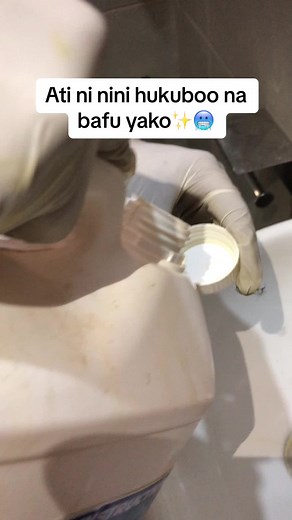 Effective Techniques for Removing Stains from Plastics and Bathroom Tiles