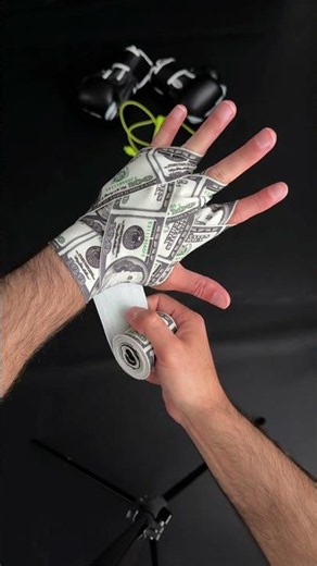 Boxing hand wrapping tutorial ✔️ #boxing #boxer #boxingtraining #boxingnews #boxinglife