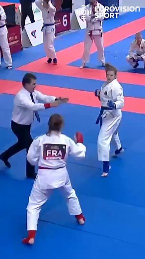 Armlock, submission, victory… and gold for France in the team event! 🇫🇷🥇 Watch all the Ju-Jitsu World Championships action and highlights on Eurovision Sport! 📲 | Eurovision Sport